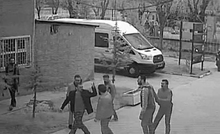 Eskişehir Odunpazarı Halk Eğitim Merkezi’nde bir memurun meslektaşına bıçak çekip