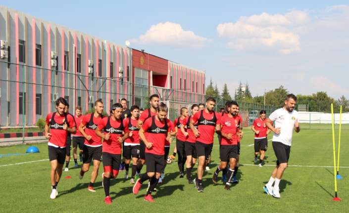 Eskişehirspor, PTT 1. Lig’de sezonun ilk maçı olan Giresunspor maçının