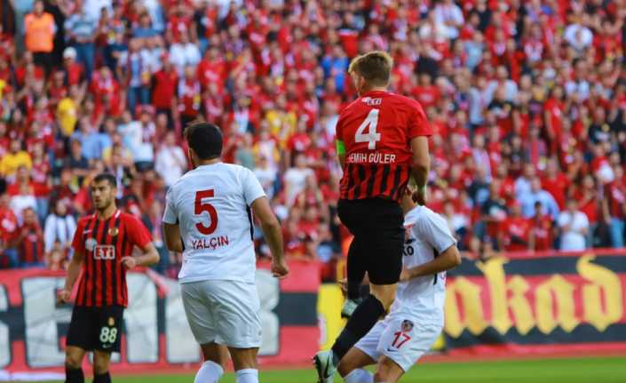 Spor Toto 1. Lig ekiplerinden Eskişehirspor’un gençleri, takımın geçen sezon
