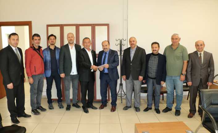 Erzincan Ticaret ve Sanayi Odası'nın yeni Yönetimi mazbatasını aldı.