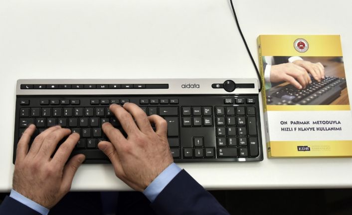Bugüne kadar klavyede 6 dünya, 16 Türkiye şampiyonluğu bulunan ve