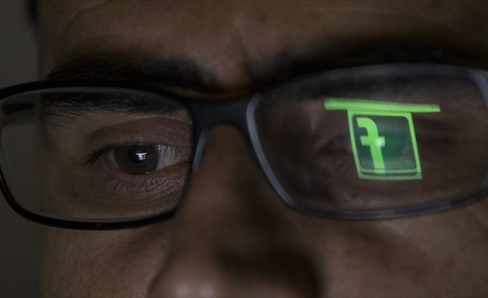 Sosyal paylaşım sitesi Facebook, Paydaş Kategorileri adı verilen hedeflenmiş reklamlar