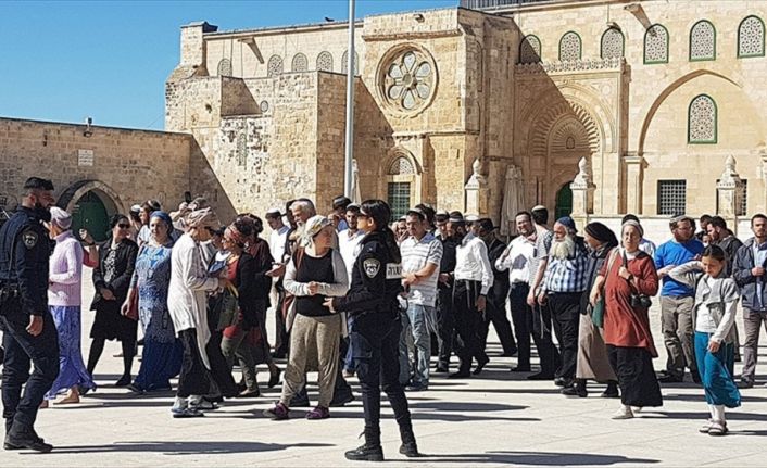 İsrail polisinin eşlik ettiği 152 fanatik Yahudi, Mescid-i Aksa'ya baskın