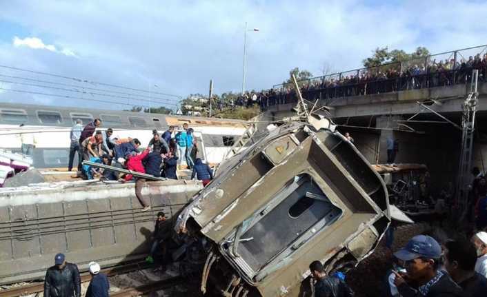 Fas’ın başkenti Rabat yakınlarında seyir halinde bir trenin raydan çıktığı