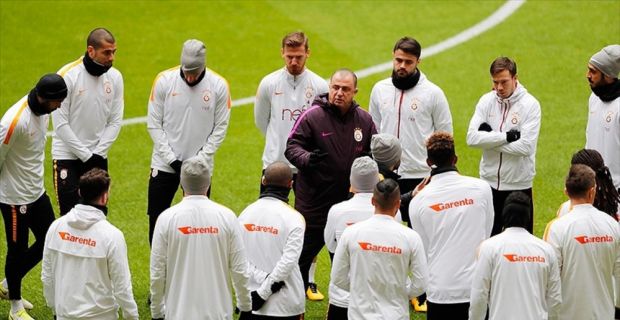 Galatasaray'da teknik direktörlük koltuğuna oturan Terim, takımın başında çıktığı 4