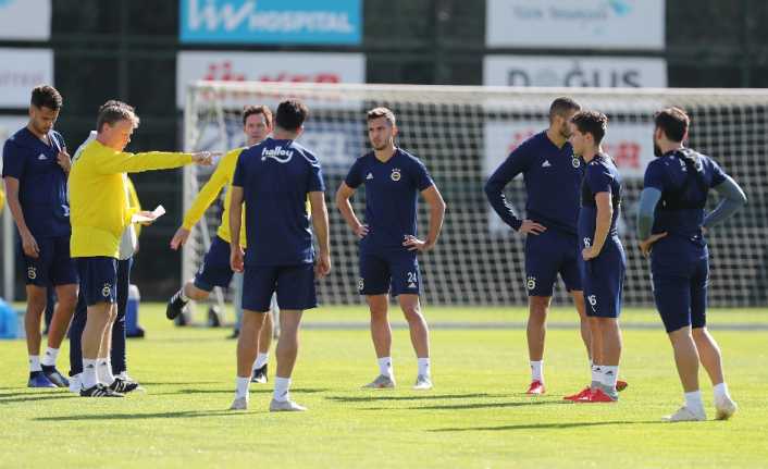 Fenerbahçe, UEFA Avrupa Ligi D Grubu 4. haftasında perşembe günü