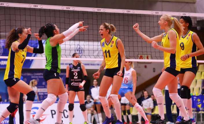 Fenerbahçe Kadın Voleybol Takımı, Şampiyonlar Ligi’nde deplasmanda Dinamo Moskova’yı 3-1