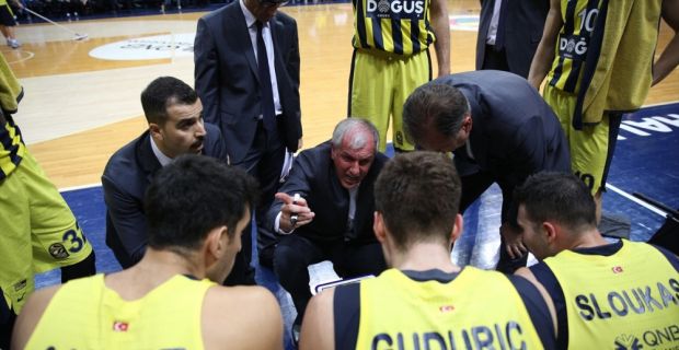 İspanya'nın önde gelen dergilerinden Gigantes del Basket, Fenerbahçe Doğuş'ta başantrenör
