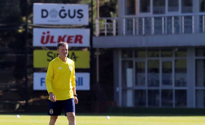 Fenerbahçe, Süper Lig’in 11. haftasında deplasmanda Galatasaray ile oynayacağı maçın
