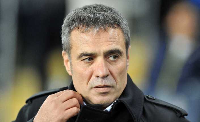 Fenerbahçe Teknik Direktörü Ersun Yanal, 2-2 sona eren BB Erzurumspor