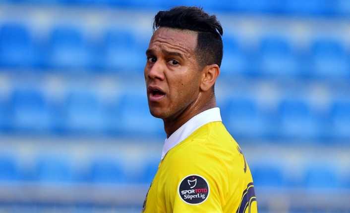 Fenerbahçe Kulübü, Josef de Souza’nın Al Ahli’ye transferini açıkladı. 