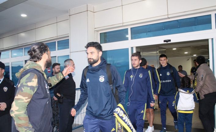 Süper Lig’de deplasmanda Kayserispor ile oynayacak olan Fenerbahçe takımı akşam