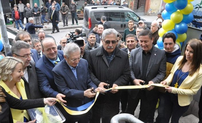 Fenerbahçe Spor Kulübü Başkanı Aziz Yıldırım, Zonguldak'ın Ereğli ilçesindeki kulüp
