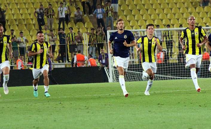 Fenerbahçe’nin Feyenoord ile yaptığı hazırlık maçının ardından sarı-lacivertli futbolcular antrenman