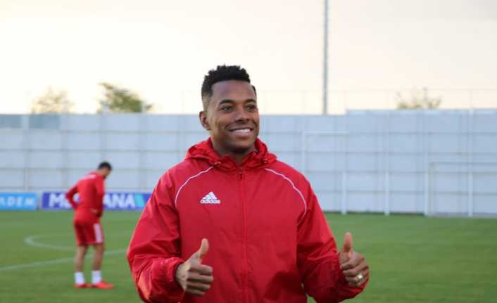 Demir Grup Sivasspor’un Brezilyalı yıldızı Robinho, "Morallerimiz yerinde, iyi motive