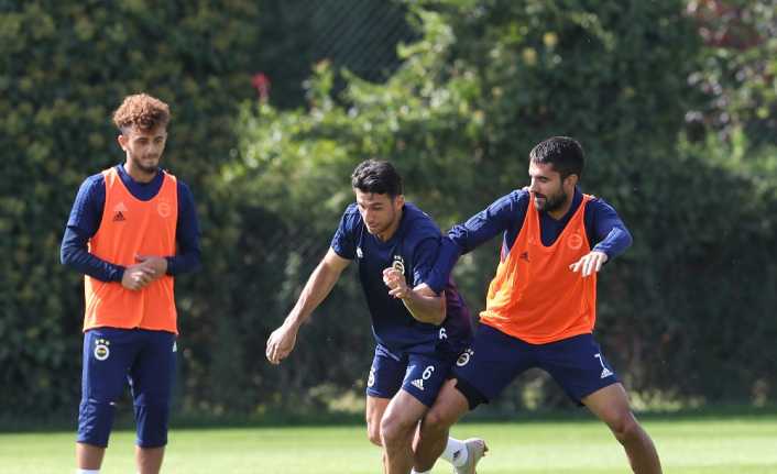 Fenerbahçe, Demir Grup Sivasspor ile oynayacağı lig maçının hazırlıklarına bugün