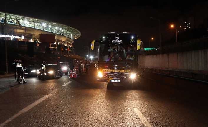 Fenerbahçe Futbol Takımı, derbi için Türk Telekom Stadı’na geldi. 