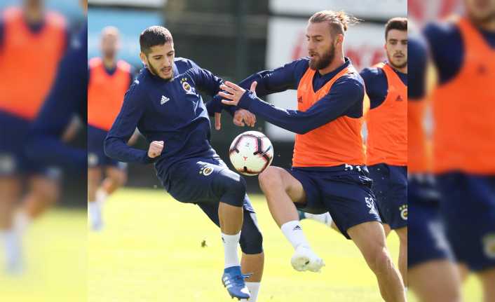 Fenerbahçe, Süper Lig’in 8. haftasında oynanacağı Medipol Başakşehir maçı hazırlıklarına