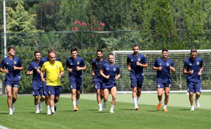 Fenerbahçe, yeni sezon hazırlıklarına Samandıra Can Bartu Tesisleri’nde devam ediyor.