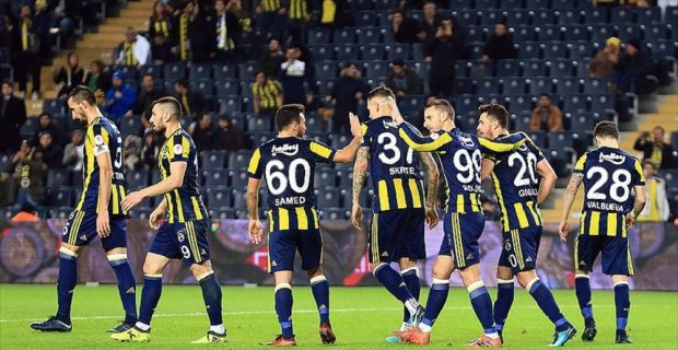 Süper Lig'in ilk yarısını 3. sırada tamamlayan Fenerbahçe'de 8 günlük