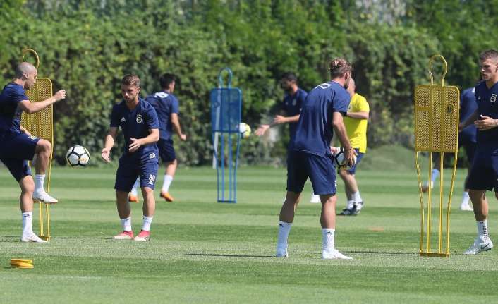 İsviçre kampını tamamlayarak İstanbul’a dönen Fenerbahçe, yeni sezon hazırlıklarını bugün