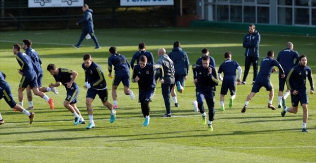 Fenerbahçe, Süper Lig'de sezonun ikinci yarısı hazırlıkları kapsamında yarın Antalya'da