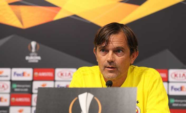 Fenerbahçe Teknik Direktörü Phillip Cocu, Dinamo Zagreb maçı öncesi yaptığı