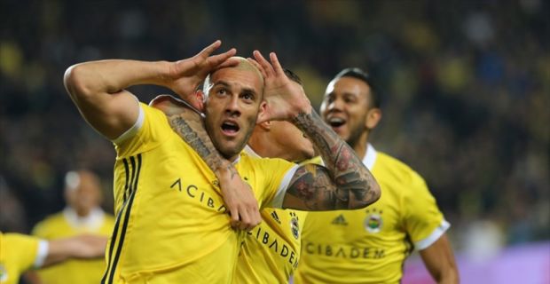 Fenerbahçe'nin Brezilyalı santrforu, yarın Medipol Başakşehir karşısında forma giymesi durumunda