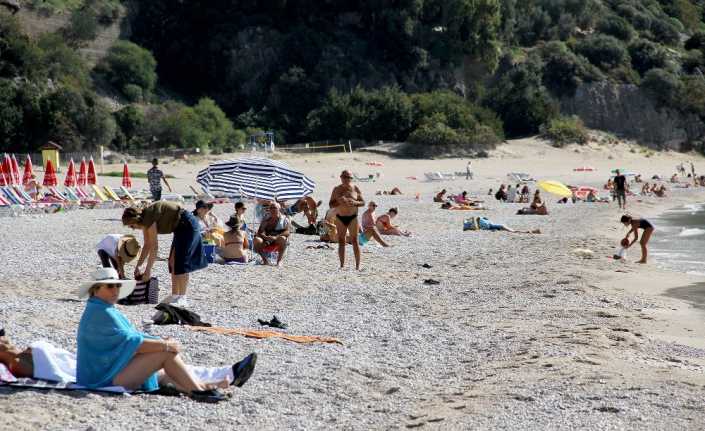 Muğla’nın Fethiye ilçesinde, Kasım ayının ilk haftası hava sıcaklığının mevsim
