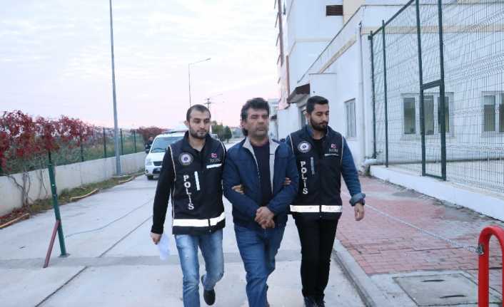 Adana’da FETÖ’den ihraç edilmiş polislere yönelik yapılan operasyonda 29 kişi