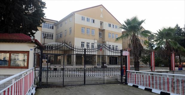 Antalya'nın Kemer ilçesinde FETÖ ile bağlantısı nedeniyle kapatılan bir kolejin