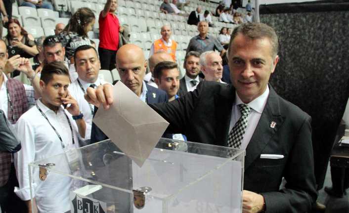 Beşiktaş’ta gerçekleşen olağanüstü seçimli genel kurulda tek aday olan Beşiktaş