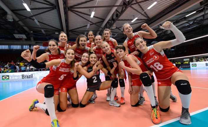 İsviçre’nin Montrö şehrinde organize edilen Montreux Volley Masters Turnuvası’nda mücadele