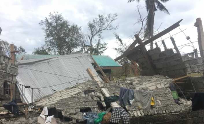 Filipinler’in kuzeyini etkisi altına alan süper tayfun ‘Mangkhut’ nedeniyle ölenlerin