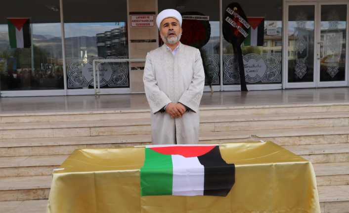 Erzincan Terzibaba Camii’nde cuma namazının ardından Filistin’deki saldırılarda hayatını kaybedenler