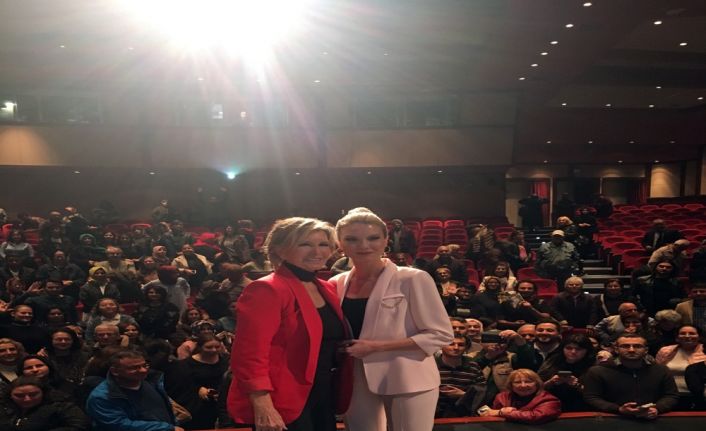 "Pelin Çift ile Yeşilçam Söyleşileri" programının konuğu olan Türk sinemasının