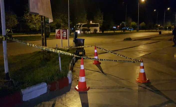 Tokat’ın Erbaa ilçesinde kaza yapan otomobillerinin çekilmesi sonrasında 2 zanlı,