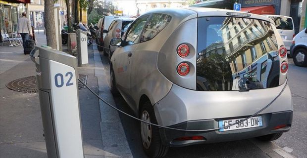 Fitch Ratings, elektrikli araçlara geçişin petrole olan talep açısından artan