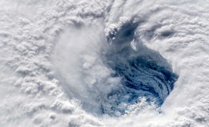 ABD’nin Carolina eyaleti kıyılarına yaklaşan Florence Kasırgası korkutmaya devam ederken,
