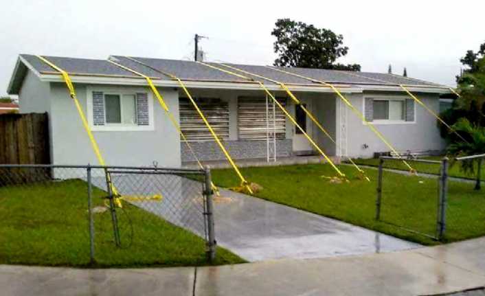 Cuma günü Kuzey Carolina kıyılarını 4 şiddetinde vurması beklenen Florence