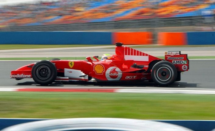 Formula 1'de en fazla şampiyonluk yaşayan pilot unvanını, 7 kezle