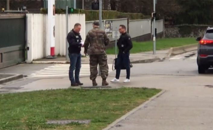 Fransa’nın güneydoğusunda bir grup askerin araçla ezilmeye çalışıldığı olayla ilgili