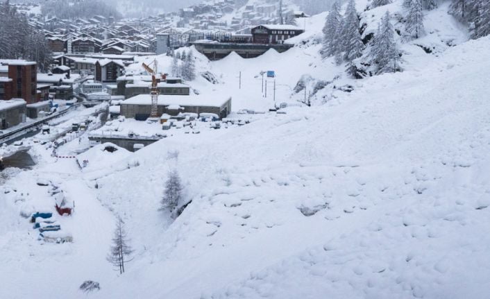 Fransa’nın Chamonix bölgesinde çığ düşmesi sonucu 1 kişi hayatını kaybetti,