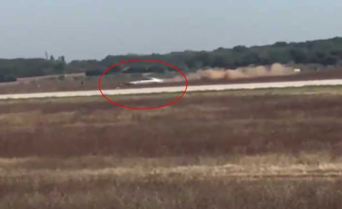 Fransa’da Lyon-Saint-Exupery Havalimanı’nda bir araç bariyerleri aşarak piste girdi.