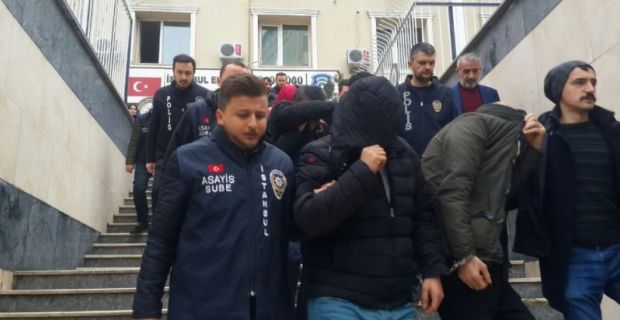Yurt dışından kandırarak İstanbul’a getirdikleri kadınları fuhşa zorlayan çeteye operasyon