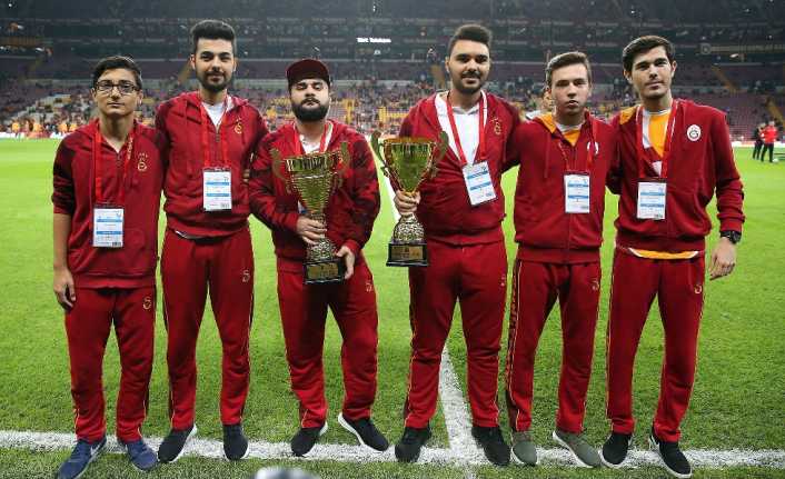 Zula Süper Lig ve Zula International Cup’ı kazanan Galatasaray Espor