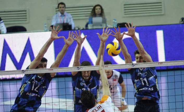 Türkiye Voleybol Efeler Ligi 6. hafta mücadelesinde Arkas Spor, namağlup