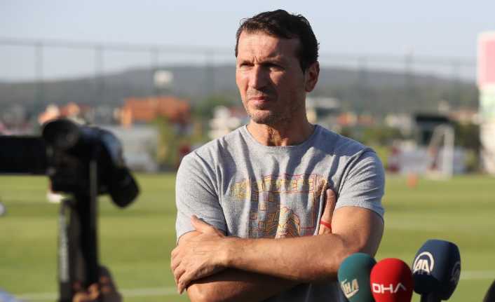 Galatasaray ile deplasmanda oynayacakları mücadeleden puan alacaklarına inandığını söyleyen Göztepe