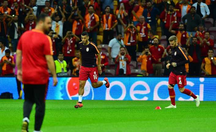 Galatasaray Teknik Direktörü Fatih Terim, Lokomotiv Moskova karşısında defansta Ryan