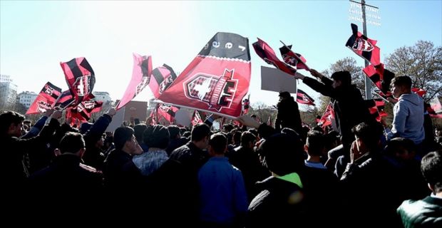 Maddi sıkıntılar yaşayan TFF 1. Lig ekiplerinden Gaziantepspor'da, olağanüstü kongre